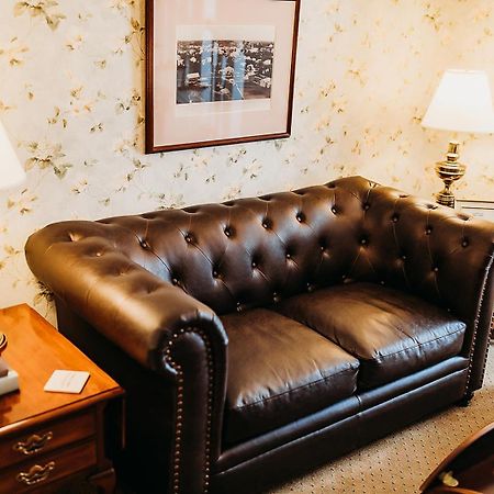 The Rochester Inn Sheboygan Falls Εξωτερικό φωτογραφία