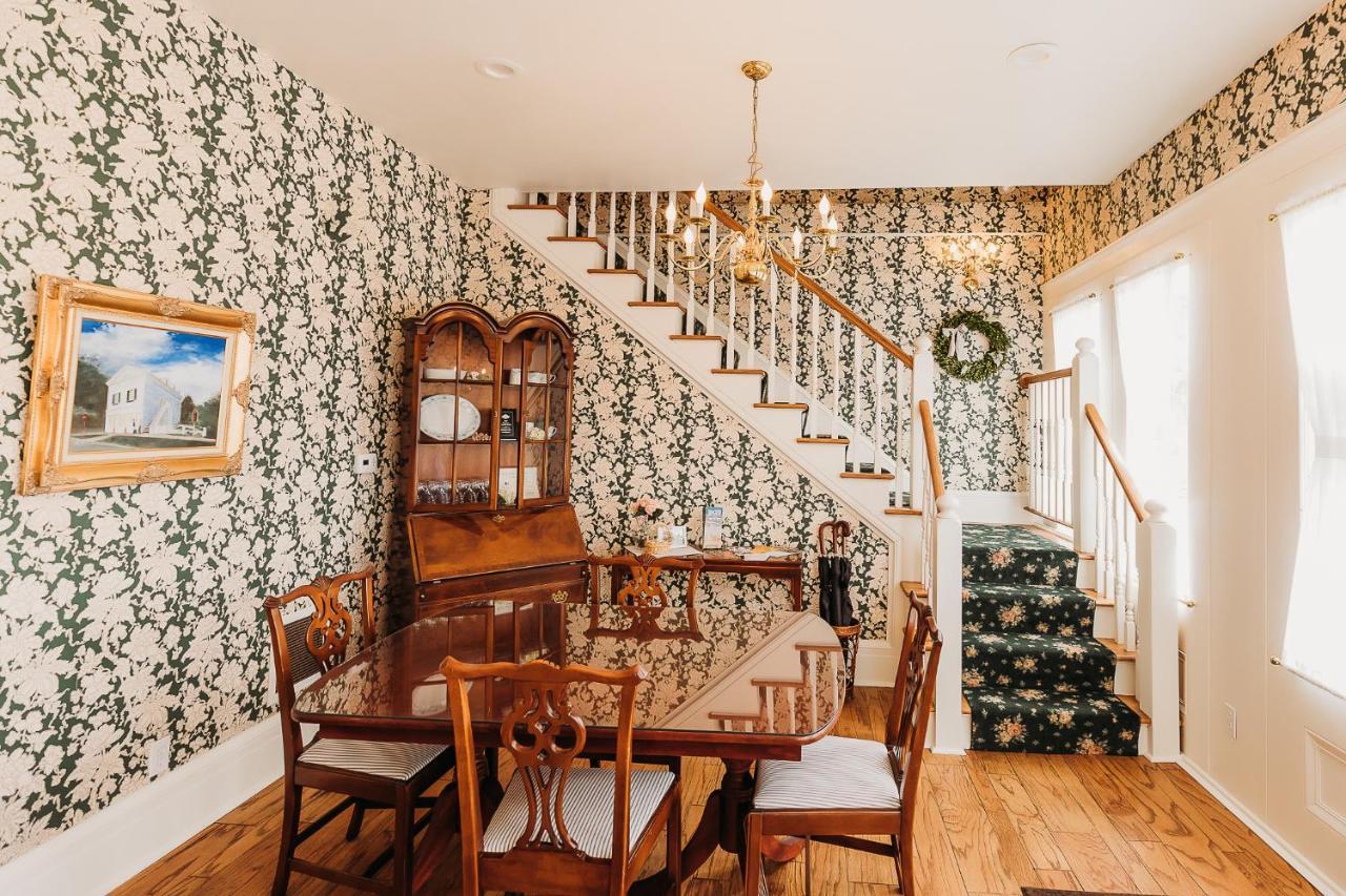 The Rochester Inn Sheboygan Falls Εξωτερικό φωτογραφία