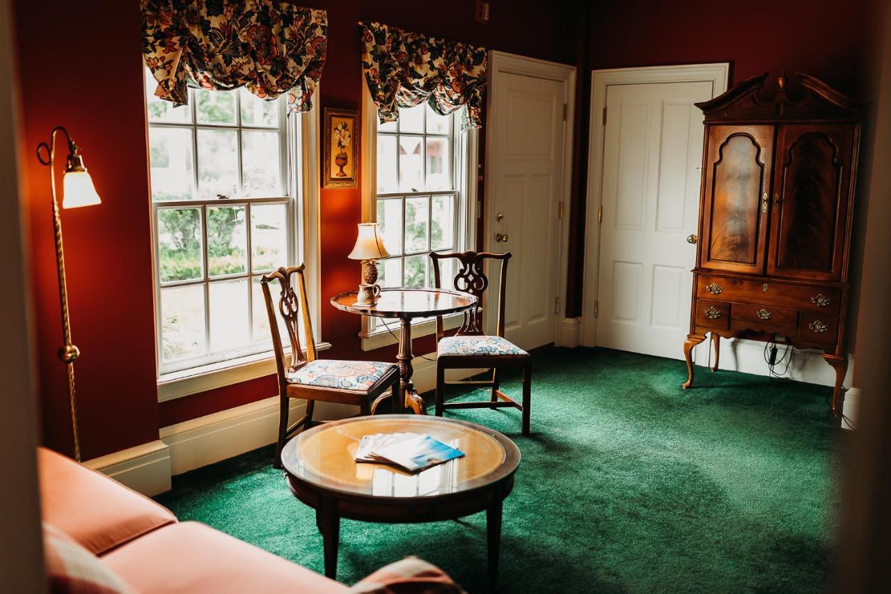 The Rochester Inn Sheboygan Falls Εξωτερικό φωτογραφία